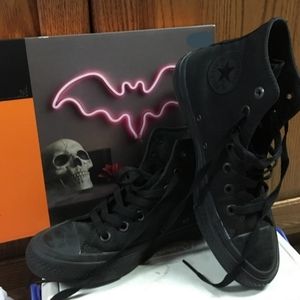 Converse 2 Chuck Taylors 🖤